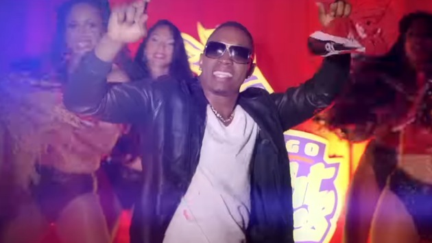 Dwayne Bravo’s newest anthem titled ‘Bowl Them Out’ is a catchy tune and the video features none other than the King of Bollywood and the owner of the Trinbago Knight Riders himself, Shah Rukh Khan.(YouTube Screengrab)