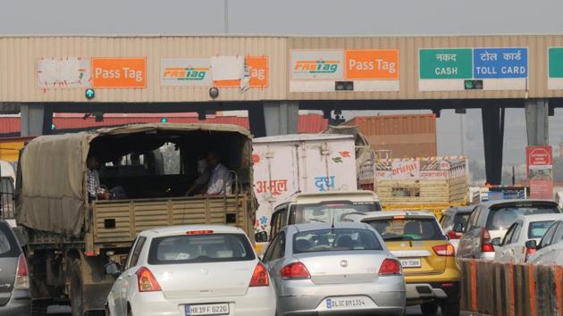 The Kherki Daula toll plaza in Gurgaon.(Parveen Kumar/HT Photo)