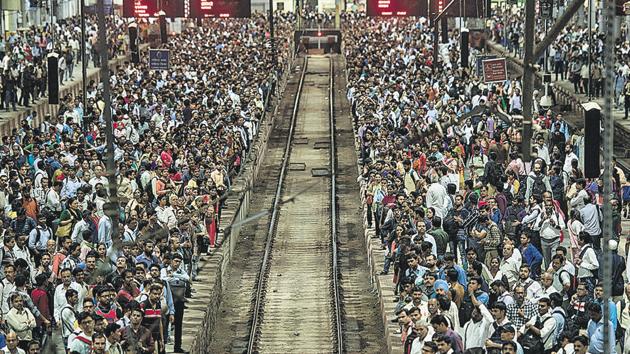 A sea of commuters at CSMT station on Friday.(Pratik Chorge/HT Photo)