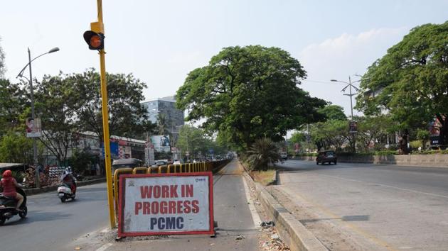 PCMC could only complete the widening of the 12 km highway stretch from Nigdi to Dapodi in 2012 as some social activists raised concern over various security lapses in the project. (HT FILE PHOTO) PCMC could only complete the widening of the 12 km highway stretch from Nigdi to Dapodi in 2012 as some social activists raised concern over various security lapses in the project. (HT FILE PHOTO)