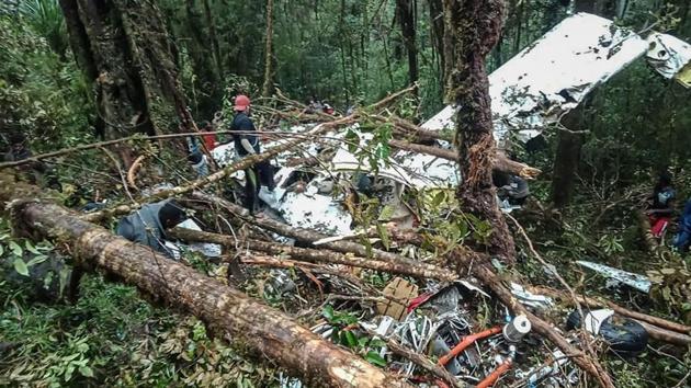 This handout photo released by the information unit of Papua's Cendrawasih Military Command shows the crash site of a Swiss-made Pilatus aircraft at Menuk mountain in Oksibil on August 12. (AFP Photo) This handout photo released by the information unit of Papua's Cendrawasih Military Command shows the crash site of a Swiss-made Pilatus aircraft at Menuk mountain in Oksibil on August 12. (AFP Photo)