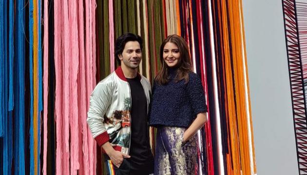 Anushka Sharma and Varun Dhawan at the trailer launch for Sui Dhaaga. (YRF/Twitter) Anushka Sharma and Varun Dhawan at the trailer launch for Sui Dhaaga. (YRF/Twitter)