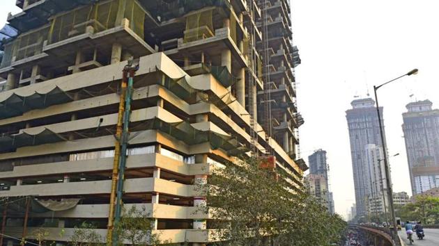 Parking lots in Jupiter mill Senapati Bapat Marg in Elphinstone in Mumbai. (HT Photo) Parking lots in Jupiter mill Senapati Bapat Marg in Elphinstone in Mumbai. (HT Photo)
