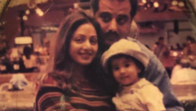 Janhvi Kapoor shared this throwback picture with mom Sridevi and dad Boney Kapoor on Monday.(Instagram)