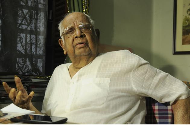 From the Communist stock to which Chatterjee belonged, he rated Joyti Basu as his idol, held HS Surjeet in high esteem, was affectionate towards Sitaram Yechury and called Biman Bose his younger brother(Samir Jana/HT PHOTO)