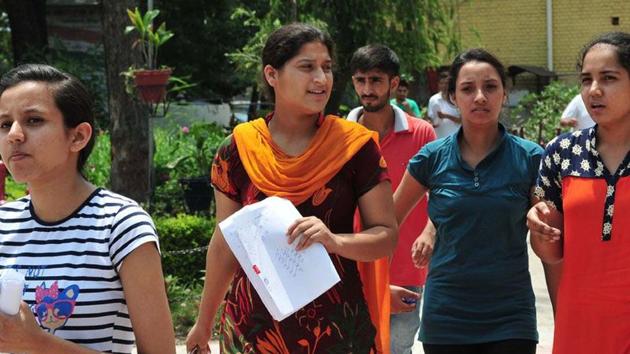 IBPS PO recruitment 2018: A candidate applying for the job should be a graduate in any discipline from a university recognised by the government of India or have any equivalent qualification recognised as such by the central government. (HT file) IBPS PO recruitment 2018: A candidate applying for the job should be a graduate in any discipline from a university recognised by the government of India or have any equivalent qualification recognised as such by the central government. (HT file)