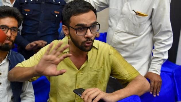 Jawaharlal Nehru University (JNU) student Umar Khalid speaks to the media moments after he was shot at, during an event at the Constitution Club in New Delhi on August 13, 2018. Khalid escaped unhurt.(PTI) Jawaharlal Nehru University (JNU) student Umar Khalid speaks to the media moments after he was shot at, during an event at the Constitution Club in New Delhi on August 13, 2018. Khalid escaped unhurt.(PTI)