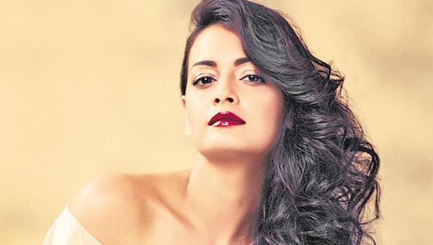 Actor Dia Mirza said her hair care regime includes oiling her hair once a week and deep conditioning.(HT file photo)