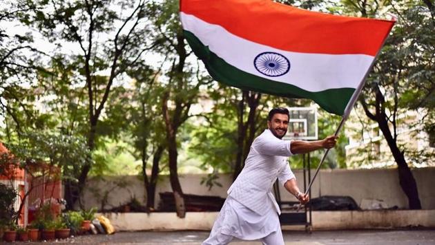 Ranveer Singh waves the Tricolor on Independence Day. (Hindustan Times) Ranveer Singh waves the Tricolor on Independence Day. (Hindustan Times)