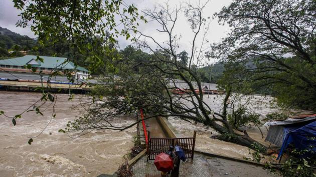 Pampa Manalpuram at the foothills of Sabarimala is flooded after rains in Kerala’s Pathanamthitta on August 14, 2018.(PTI)