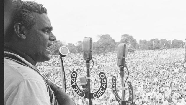 Atal Bihari Vajpayee addressing a rally at India Gate lawns demanding recognition of Bangladesh and release of Mujibur Rahman in 1971.(HT Archive)