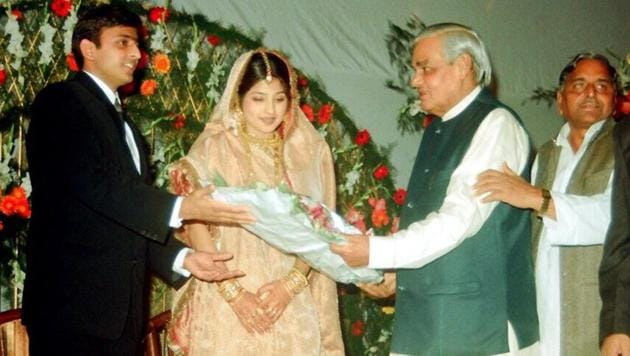 In an emotional tweet, Samajwadi Party chief Akhilesh Yadav shared a picture of former Prime Minister Atal Bihari Vajpayee attending his marriage.(Akhilesh Yadav/Twitter)