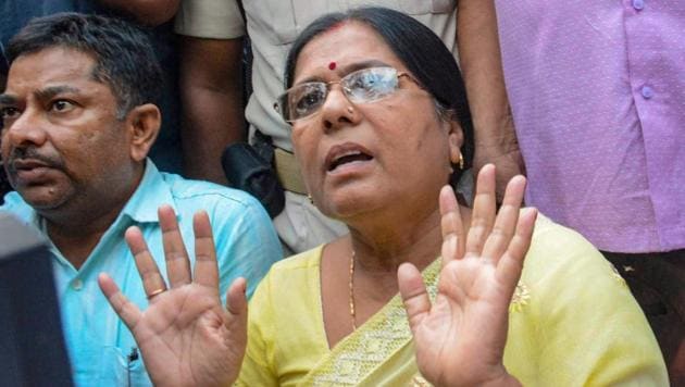 Former Bihar Social Welfare Minister Manju Verma addresses a press after resigning over allegations against her husband, who is accused of his links with the Muzaffarpur shelter rape case, in Patna.(PTI File Photo)