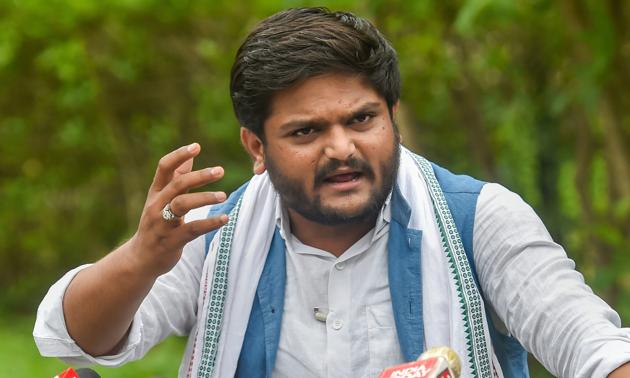 To respect the national mourning declared by the government after the death of former Prime Minister Atal Bihari Vajpayee, Hardik Patel and his supporters will cover their mouths with a black cloth, he said in a statement.(PTI)