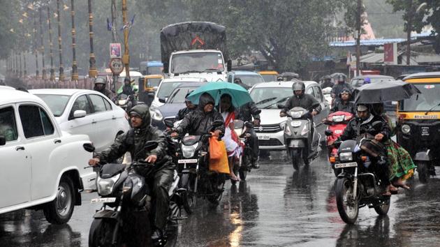 India meteorological department (IMD) has forecast heavy to very heavy rainfall in parts of central Maharashtra and western part of Vidarbha in the next 48 hours. Moderate rainfall has also been forecast in Pune till August 20.(HT PHOTO)