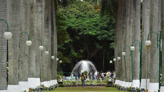 The erstwhile Residency Park covered a vast area where now the imposing Vidhana Soudha, the Park House, the Sudarshan Guest House, and the Legislators’ Home are located. Over the years, with the construction of these buildings, the spacious Residency Park has shrunk to its present size. (Arijit Sen / HT Photo)