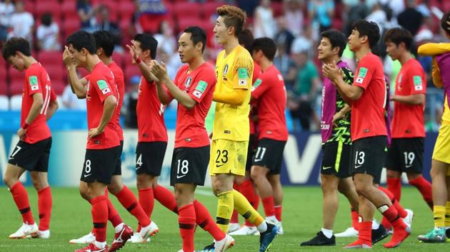 Soccer Football - World Cup - Group F - South Korea vs Germany - Kazan Arena, Kazan, Russia - June 27, 2018 South Korea players react after the match REUTERS/Pilar Olivares(REUTERS) Soccer Football - World Cup - Group F - South Korea vs Germany - Kazan Arena, Kazan, Russia - June 27, 2018 South Korea players react after the match REUTERS/Pilar Olivares(REUTERS)