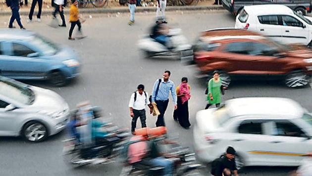 A 350-metre-long, 5-metre-wide skywalk is proposed to connect the HSIIDC complex with Cyber Park in Udyog Vihar. (HT File Photo) A 350-metre-long, 5-metre-wide skywalk is proposed to connect the HSIIDC complex with Cyber Park in Udyog Vihar. (HT File Photo)