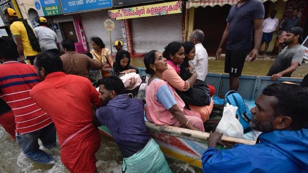 With power supply and communication links snapped, shortage of food, potable water and medicines and scores of people awaiting evacuation from affected areas, the government has an uphill task ahead. (Raj K Raj/HT Photo)