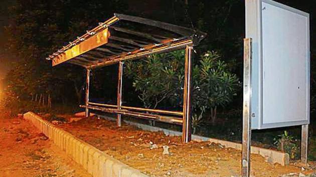 Police have set up teams and are trying to obtain CCTV footage of two bus Q-shelters to trace the culprits. (HT Photo) Police have set up teams and are trying to obtain CCTV footage of two bus Q-shelters to trace the culprits. (HT Photo)