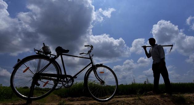 A man under the cloudy sky. (HT File Photo/Representative image) A man under the cloudy sky. (HT File Photo/Representative image)