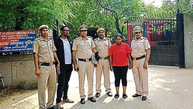 Nigerian Imasaun Henry Omorogby and friend Sheela Dey alias Priya Dass after their arrest. (HT Photo) Nigerian Imasaun Henry Omorogby and friend Sheela Dey alias Priya Dass after their arrest. (HT Photo)
