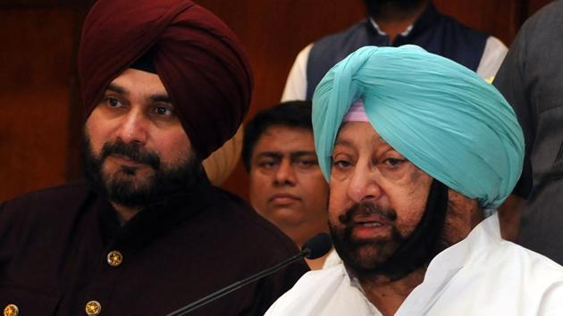 Punjab chief minister Captain Amarinder Singh with Navjot Singh Sidhu, Jalandhar. (Pardeep Pandit/HT File Photo) Punjab chief minister Captain Amarinder Singh with Navjot Singh Sidhu, Jalandhar. (Pardeep Pandit/HT File Photo)
