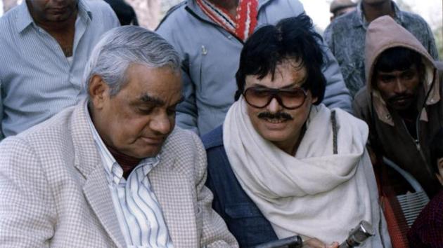 Atal Bihari Vajpayee (left) with Sanjay (Abbas) Khan at Samodhe Palace. (HT Photo) Atal Bihari Vajpayee (left) with Sanjay (Abbas) Khan at Samodhe Palace. (HT Photo)