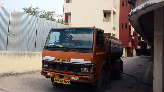 Pune suffers from inequitable water supply, acute river pollution and deteriorating air quality. The residents in many areas were dependent on water tankers for their water supply during the summer season. (HT FILE PHOTO) Pune suffers from inequitable water supply, acute river pollution and deteriorating air quality. The residents in many areas were dependent on water tankers for their water supply during the summer season. (HT FILE PHOTO)