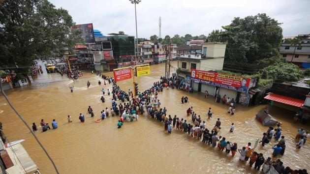 A view of the submerged areas during flood in Pandalam, Kerala, on August 17, 2018. Kerala government has called for an all-party meeting over the flood situation in the state at 4 pm on Tuesday in Thiruvananthapuram. (Amal KS / HT Photo) A view of the submerged areas during flood in Pandalam, Kerala, on August 17, 2018. Kerala government has called for an all-party meeting over the flood situation in the state at 4 pm on Tuesday in Thiruvananthapuram. (Amal KS / HT Photo)