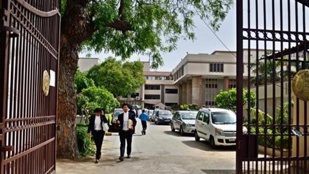 On March 23, the Delhi high court had said that the Election Commission’s decision to disqualify the AAP MLAs was in violation of the principles of natural justice and remanded the matter to it for fresh consideration.(File Photo) On March 23, the Delhi high court had said that the Election Commission’s decision to disqualify the AAP MLAs was in violation of the principles of natural justice and remanded the matter to it for fresh consideration.(File Photo)