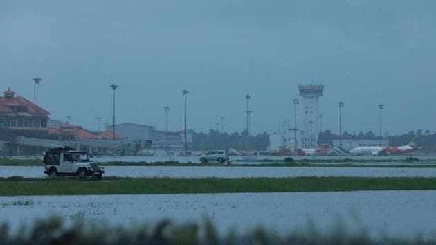 Kochi's International airport apron is seen flooded following monsoon rains in the Indian state of Kerala on August 15, 2018.(AFP Photo) Kochi's International airport apron is seen flooded following monsoon rains in the Indian state of Kerala on August 15, 2018.(AFP Photo)