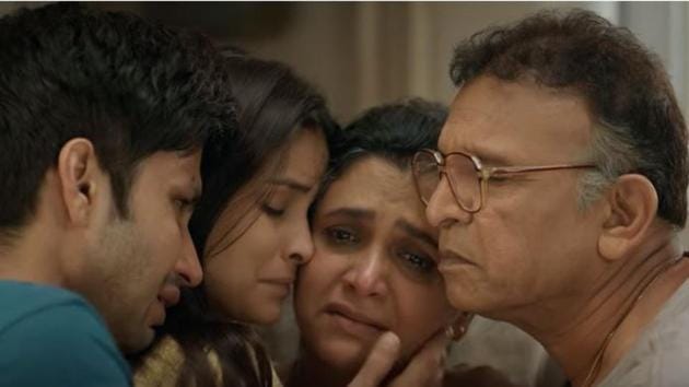 Home stars Parikshit Sahni as the grandfather, Annu Kapoor as the father, Supriya Pilgaonkar as the mother and their two children- played by Amol Parashar and Chetna Pande.(Shutterstock)