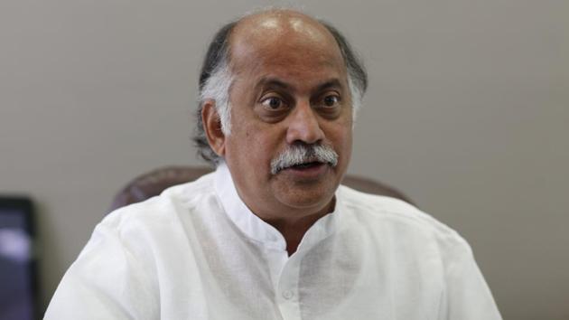 Former Union minister and senior Congress leader Gurudas Kamat died at a private hospital in New Delhi on Wednesday.(HT Photo)