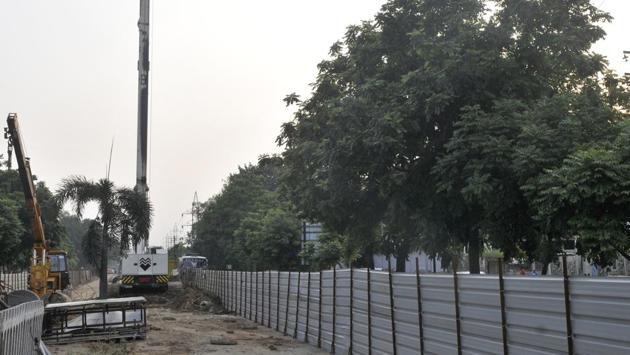 Construction of elevated road project in progress on the Ferozepur Road on Tuesday. (Gurminder Singh/HT) Construction of elevated road project in progress on the Ferozepur Road on Tuesday. (Gurminder Singh/HT)