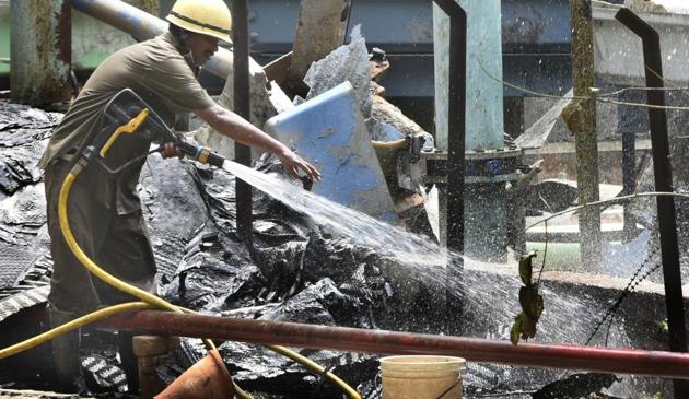The fire took place around 5.45am on Wednesday in a five storey building in Gali Number 1, a narrow street in Paharganj’s Chuna Mandi. (Sushil Kumar/HT Photo) The fire took place around 5.45am on Wednesday in a five storey building in Gali Number 1, a narrow street in Paharganj’s Chuna Mandi. (Sushil Kumar/HT Photo)