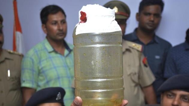 The acid container used by the accused in the Ghaziabad acid attack case has been recovered and will be sent for a forensic analysis (Sakib Ali / HT Photo) The acid container used by the accused in the Ghaziabad acid attack case has been recovered and will be sent for a forensic analysis (Sakib Ali / HT Photo)