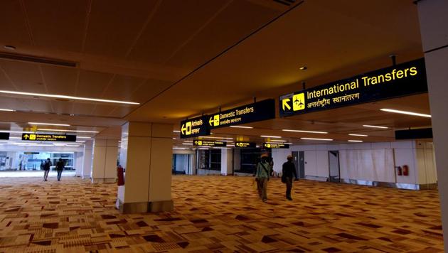 The carpet had received poor feedback from flyers who said it slowed down movement of luggage. (HT Photo) The carpet had received poor feedback from flyers who said it slowed down movement of luggage. (HT Photo)
