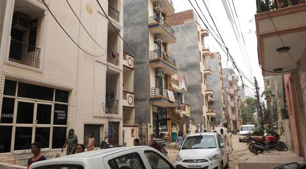 Officials will take an update from private developers on the progress in fixing civic amenities prior to the final takeover. (HT/File Photo) Officials will take an update from private developers on the progress in fixing civic amenities prior to the final takeover. (HT/File Photo)