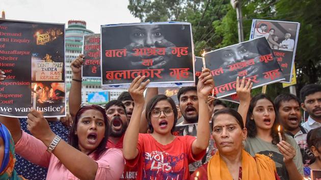 People protest march against thef Muzaffarpur shelter home sexual abuse case, in Patna on August 05, 2018.(PTI)