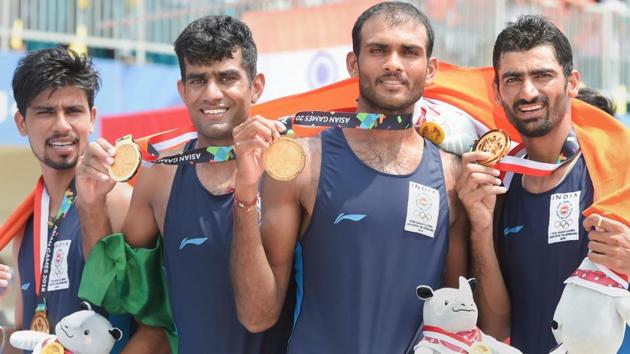 Gold medallists Indian rowing Men's team members Sawarn Singh, Bhokanal Dattu, Om Prakash and S Singh at Asian Games 2018.(PTI)