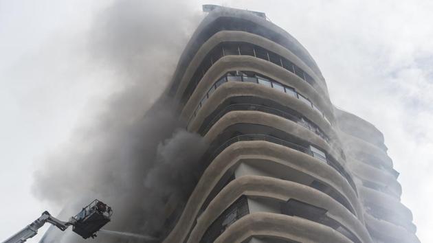 Emergency services respond after a fire broke out at Parel’s Crystal Tower on August 22, 2018 in Mumbai, Maharashtra. (Pratik Chorge / HT Photo) Emergency services respond after a fire broke out at Parel’s Crystal Tower on August 22, 2018 in Mumbai, Maharashtra. (Pratik Chorge / HT Photo)