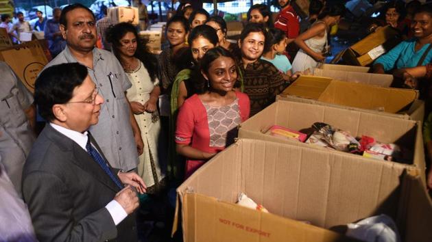 CJI Dipak Mishra inspects the relief material collected for Kerala flood victims and meets the volunteering lawyers outside Supreme Court on August 22, 2018 in New Delhi. (Vipin Kumar / HT Photo) CJI Dipak Mishra inspects the relief material collected for Kerala flood victims and meets the volunteering lawyers outside Supreme Court on August 22, 2018 in New Delhi. (Vipin Kumar / HT Photo)