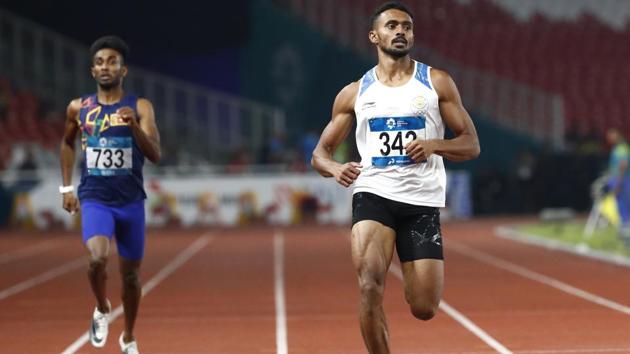 India's Muhammed Anas Yahiya, right, runs in his men's 400m semifinal during the athletics competition. (AP)