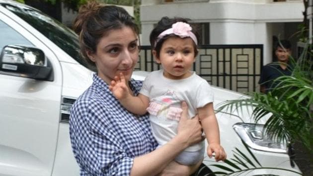 Soha Ali Khan with her daughter Inaaya Naumi Kemmu at Mumbai's Bandra on Aug 9, 2018.(IANS)