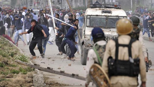 Kashmiri protesters clashed with police on the outskirts of Srinagar after forces killed four militants, including Islamic State of Jammu and Kashmir (ISJK) chief Dawood Salafi during an encounter at Nowshera village in South Kashmir. (HT File Photo) Kashmiri protesters clashed with police on the outskirts of Srinagar after forces killed four militants, including Islamic State of Jammu and Kashmir (ISJK) chief Dawood Salafi during an encounter at Nowshera village in South Kashmir. (HT File Photo)