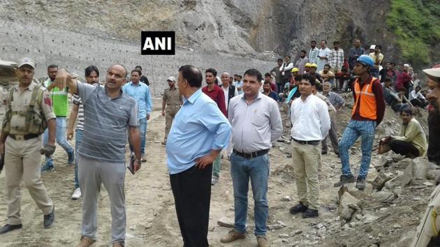 Officials said the decision to allow traffic from Jammu and Srinagar on Monday would be taken after reviewing the latest situation overnight. (ANI/Twitter) Officials said the decision to allow traffic from Jammu and Srinagar on Monday would be taken after reviewing the latest situation overnight. (ANI/Twitter)