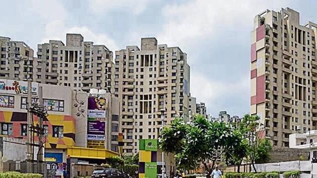 Since the developer has not applied for an occupancy certificate, the residents are yet to receive civic amenities. (Sanjeev Verma/HT PHOTO) Since the developer has not applied for an occupancy certificate, the residents are yet to receive civic amenities. (Sanjeev Verma/HT PHOTO)