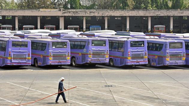 The Brihanmumbai Electric Supply and Transport (BEST) has dismissed seven staffers, including Marathi actress Madhavi Juvekar, for featuring in a viral video, in which they were seen dancing and throwing money in the air during a function at Wadala depot in September 2017.(Pratham Gokhale/HT Photo)