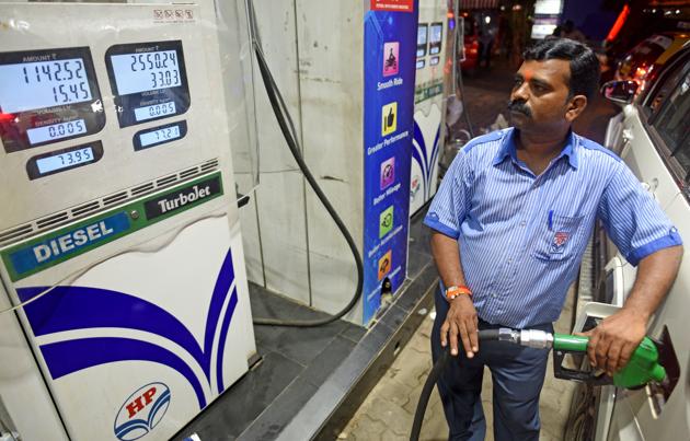 On Tuesday, the diesel price went up by 16 paise from <span class='webrupee'>?</span>73.74 per litre while the cost of petrol increased by 14 paise from <span class='webrupee'>?</span>85.33 per litre.(Satyabrata Tripathy/HT Photo)